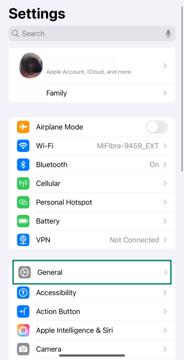 iPhone Settings screen with General option highlighted for software update